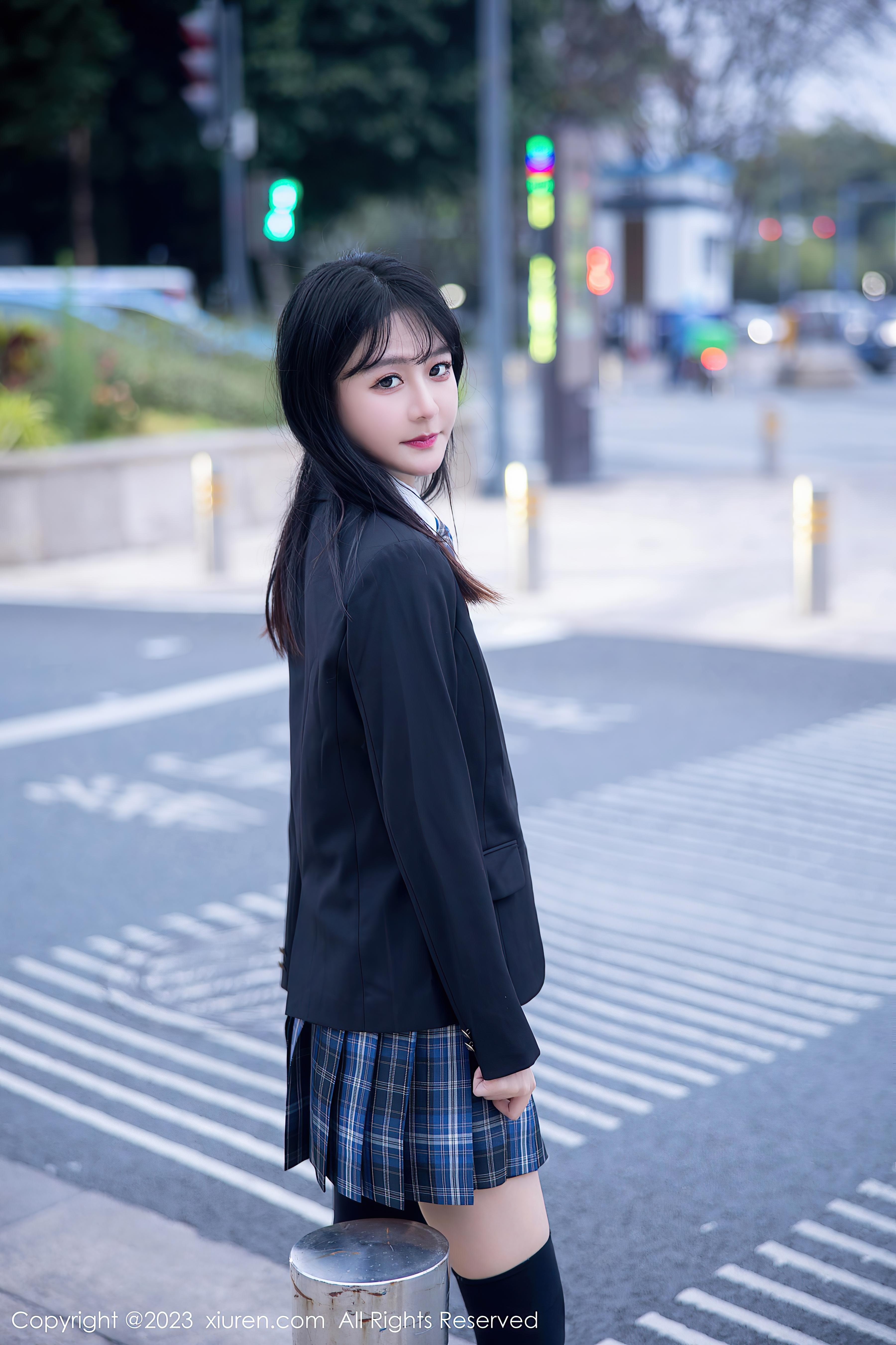 图片[10]-[XiuRen秀人网]2023.04.28 NO.6662 幼幼 黑色JK制服与白色蕾丝内衣加黑丝美腿性感私房写真集-秀人网官方网站